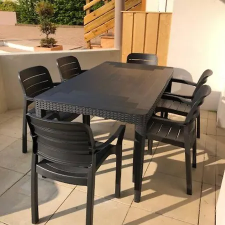 Renove Avec Piscine Proche Plage Apartman
