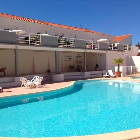Renove Avec Piscine Proche Plage Apartman *