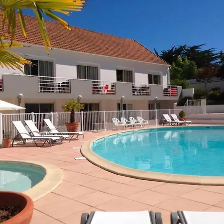 Renove Avec Piscine Proche Plage Apartman
